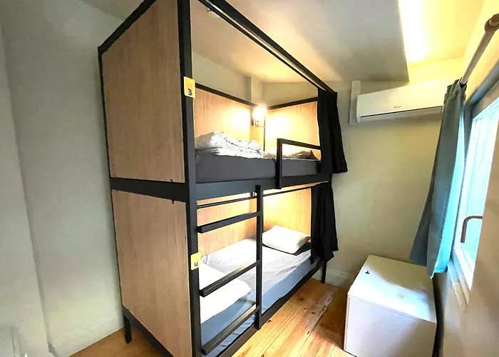 Onefam Ribeira Hostel Porto